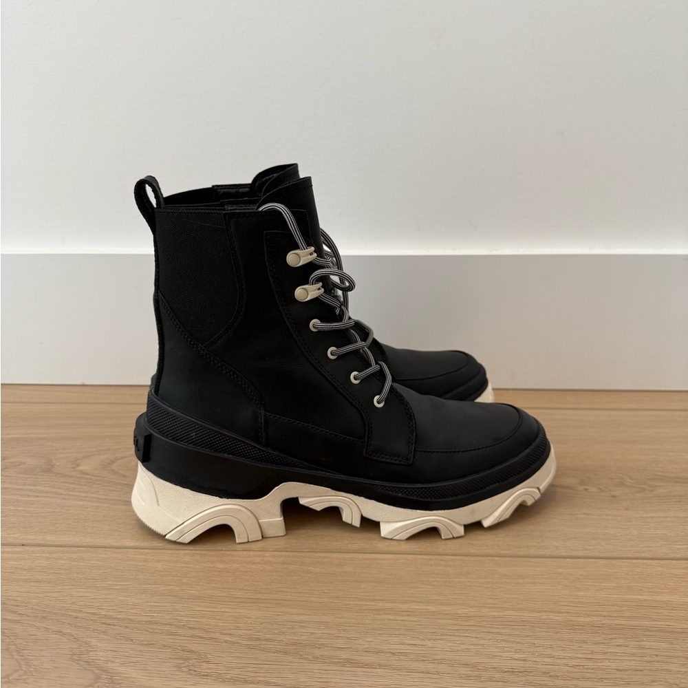Sorel size 9 Waterproof Winter Boots